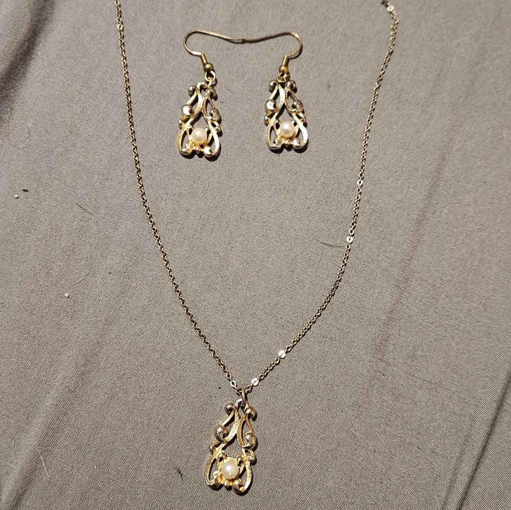 Handmade gold with faux pearl matching earring and necklace set
